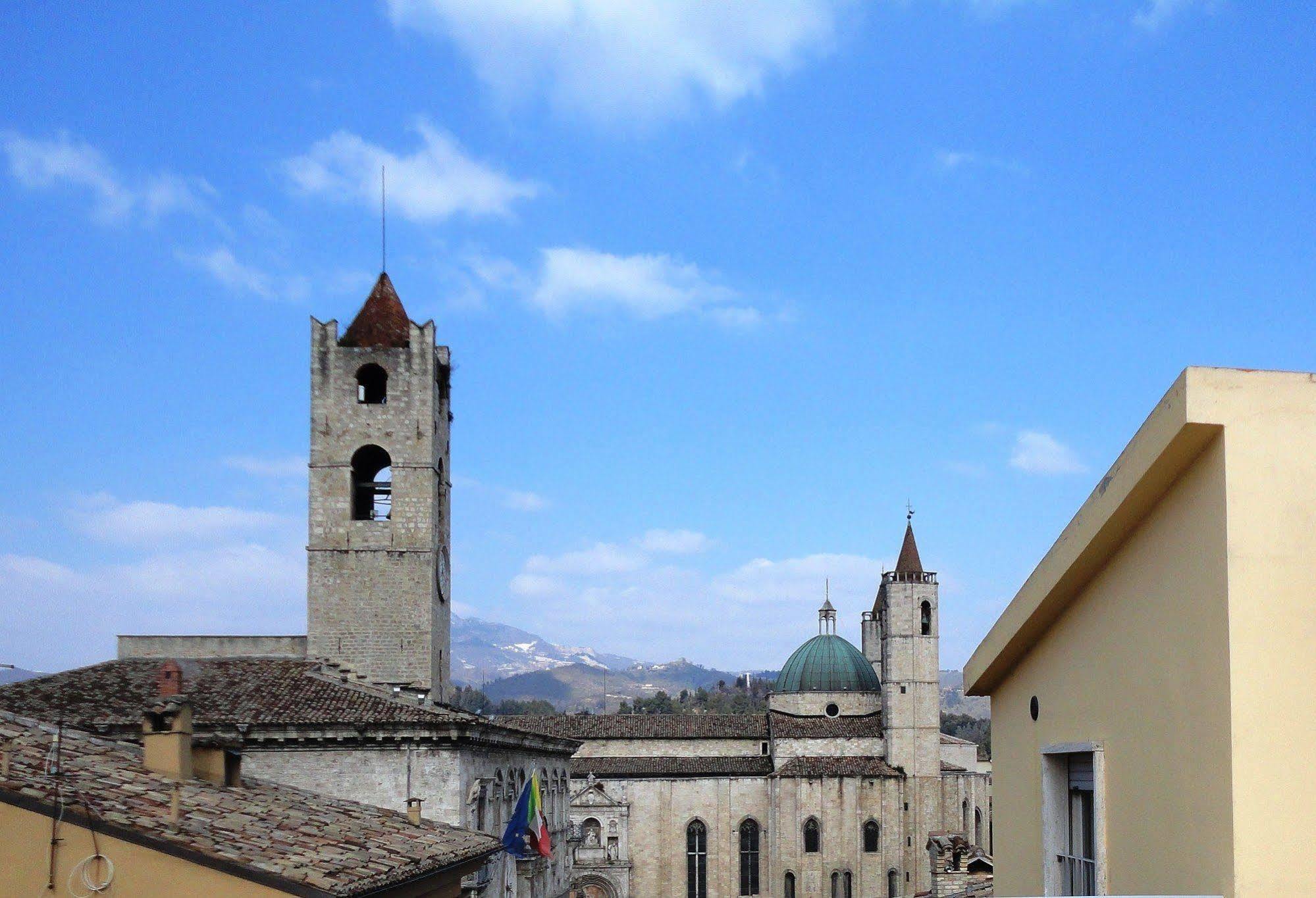 Dietro Piazza Ascoli Piceno Exteriör bild